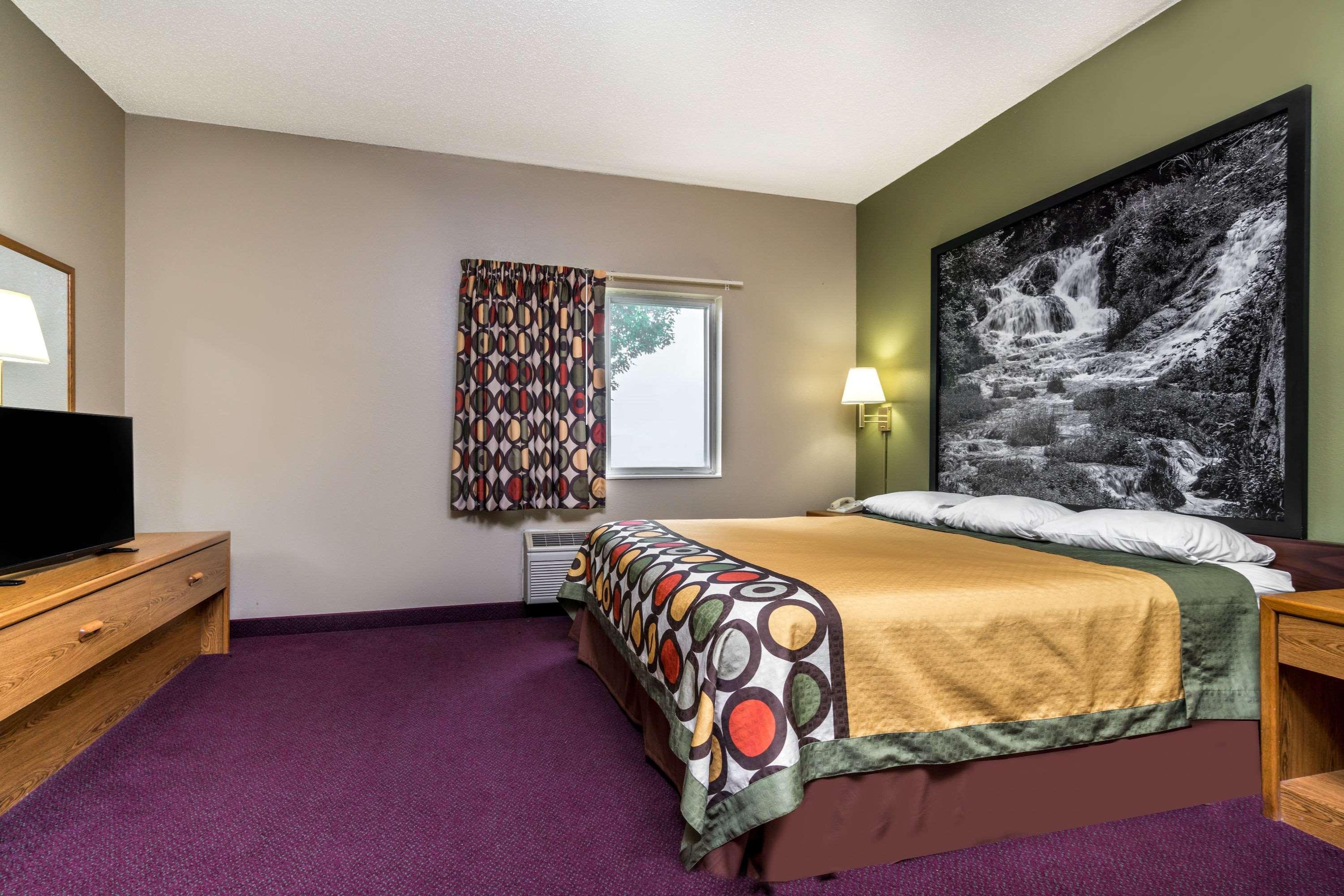 Super 8 By Wyndham Beresford Otel Dış mekan fotoğraf