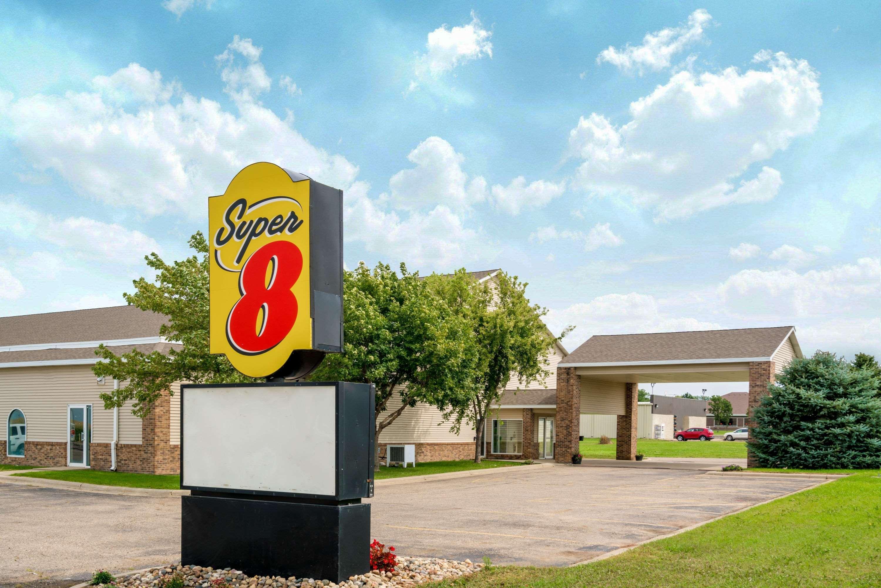 Super 8 By Wyndham Beresford Otel Dış mekan fotoğraf
