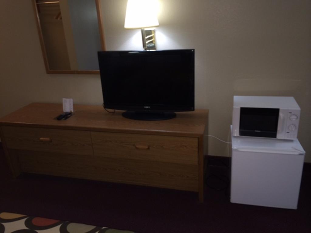 Super 8 By Wyndham Beresford Otel Oda fotoğraf